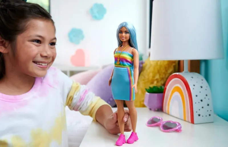barbie_fashionistas_doll__0-5.webp Barbie Fashionistas Doll with Blue Hair and Rainbow Top New