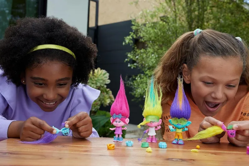 dreamworks_trolls_band_to_2-1.webp Dreamworks Trolls Band Together Hair Pops Small Doll Assortment Clearance
