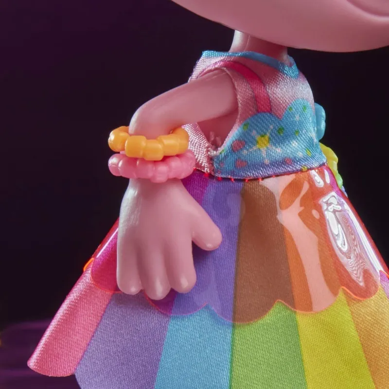 dreamworks_trolls_glam_po_2.webp Dreamworks Trolls Glam Poppy Fashion Doll Outlet